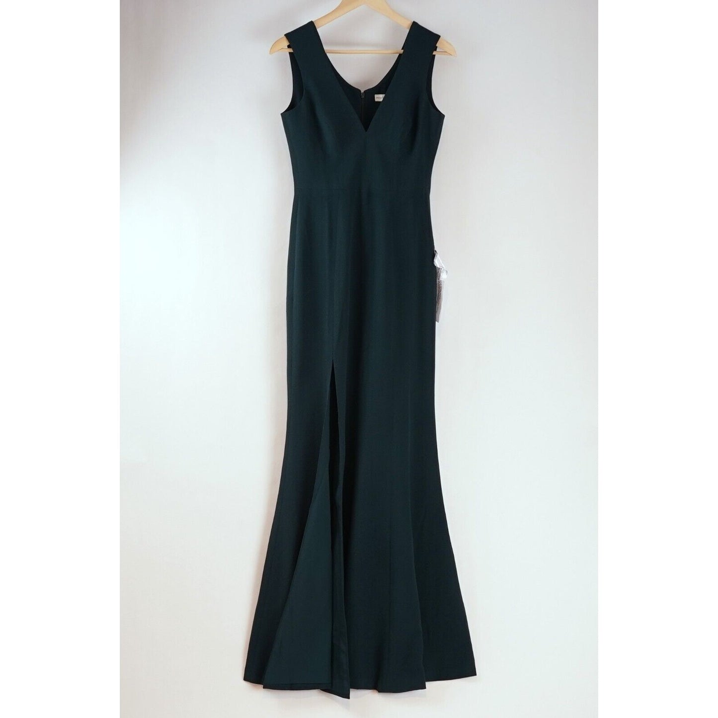 Dress the Population Sandra Plunge Crepe Trumpet Gown in Pine Green - S