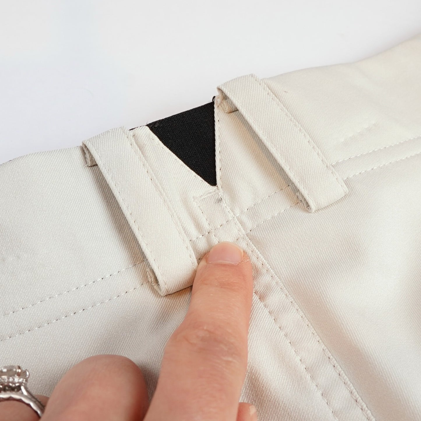 Nike Dri-Fit Victory Chino Khaki Beige Golf Shorts 7" - Size 34