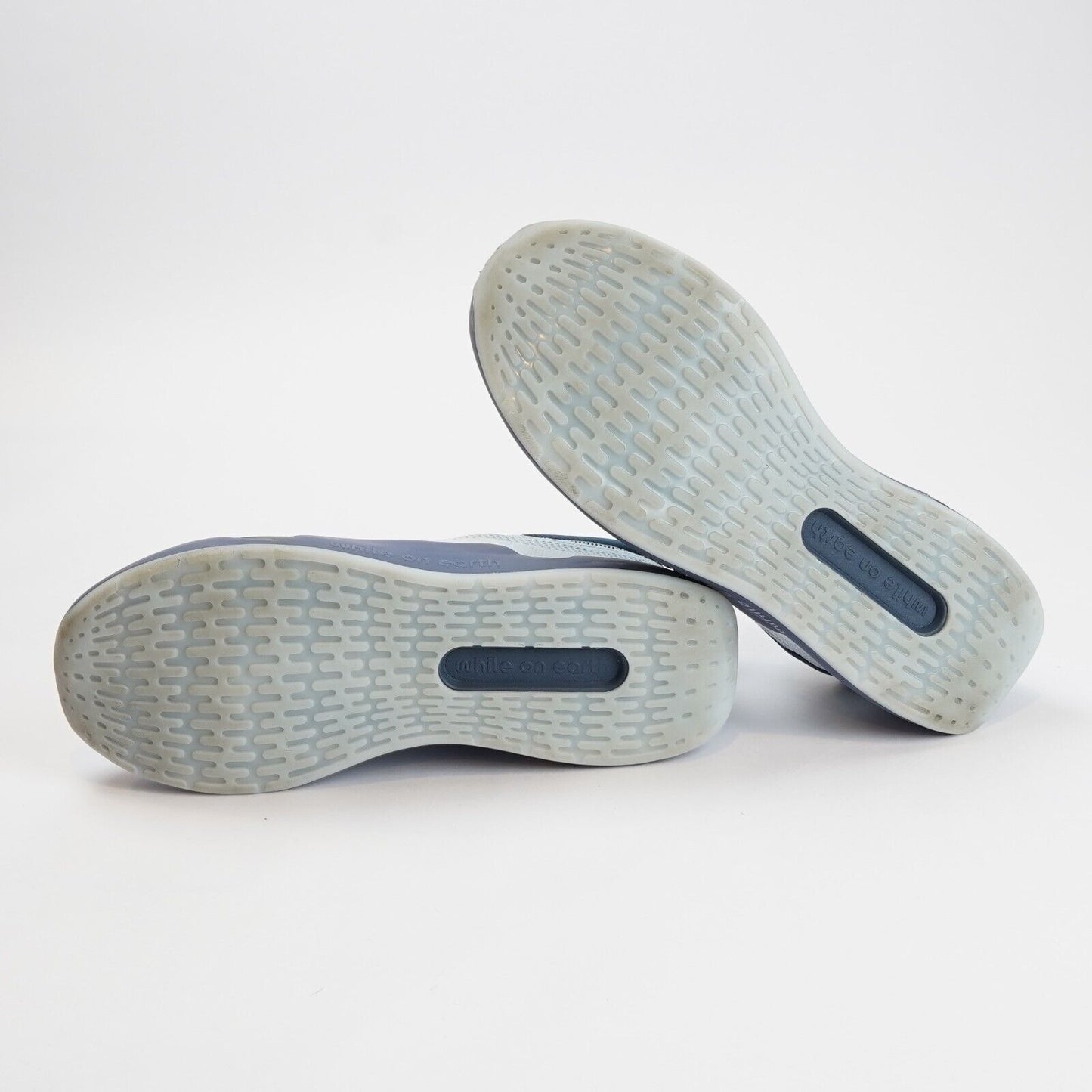 While On Earth Move Training Sneaker in Glacier/Lupin - 10.5