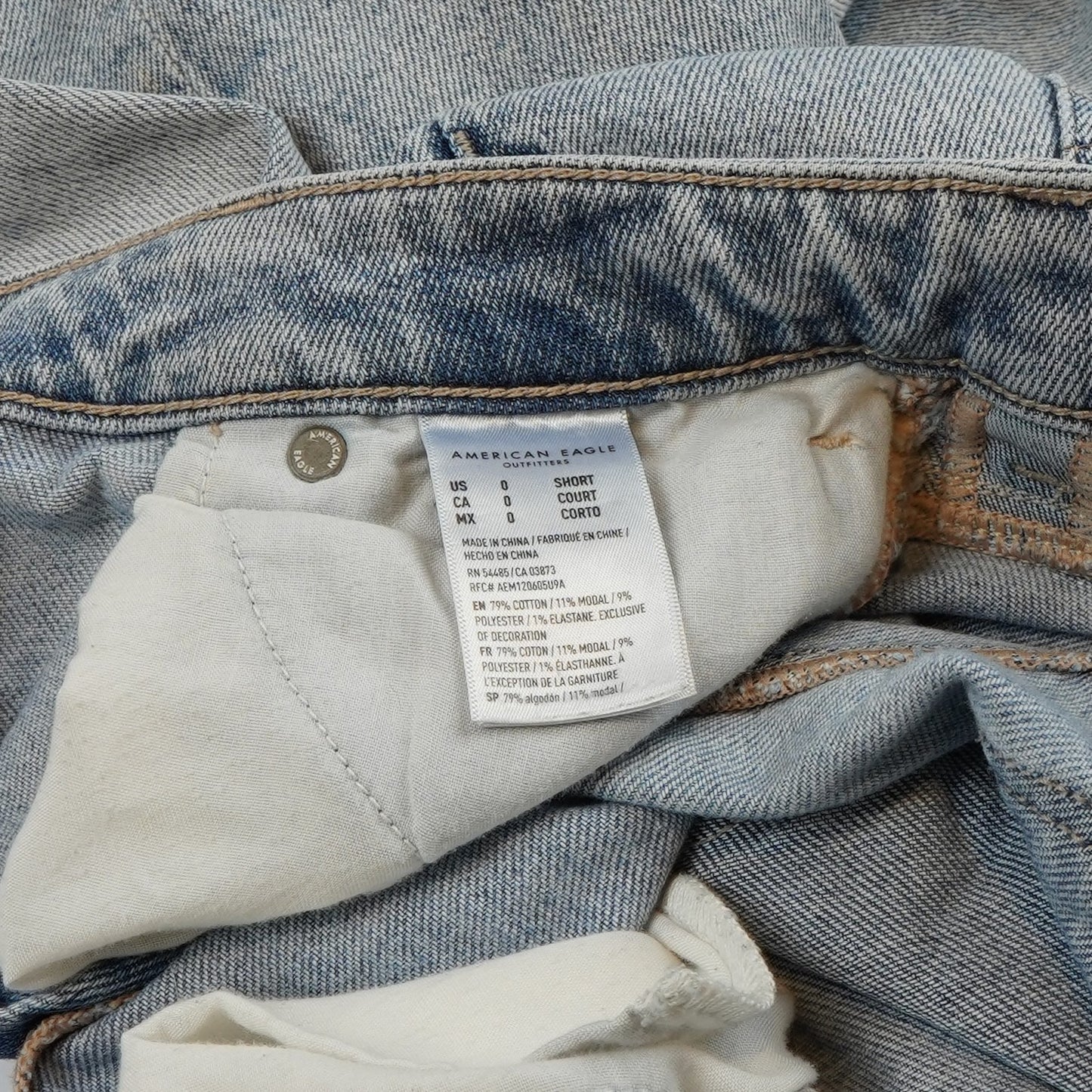 American Eagle Mom Straight Jeans Light Wash - 0 Short