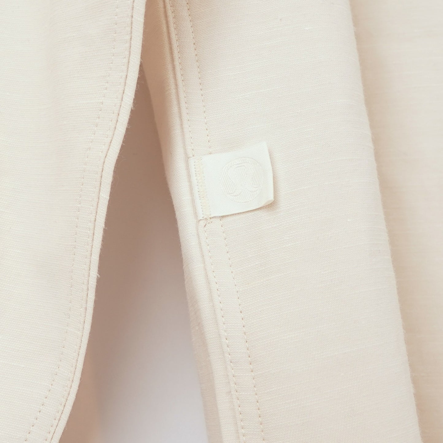 Lululemon LuluLinen Long-Sleeve Button Down Shirt Light Ivory - M