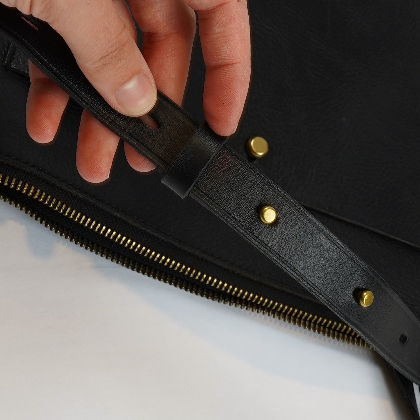 Madewell The Transport Shoulder Crossbody True Black Leather Gold Hardware