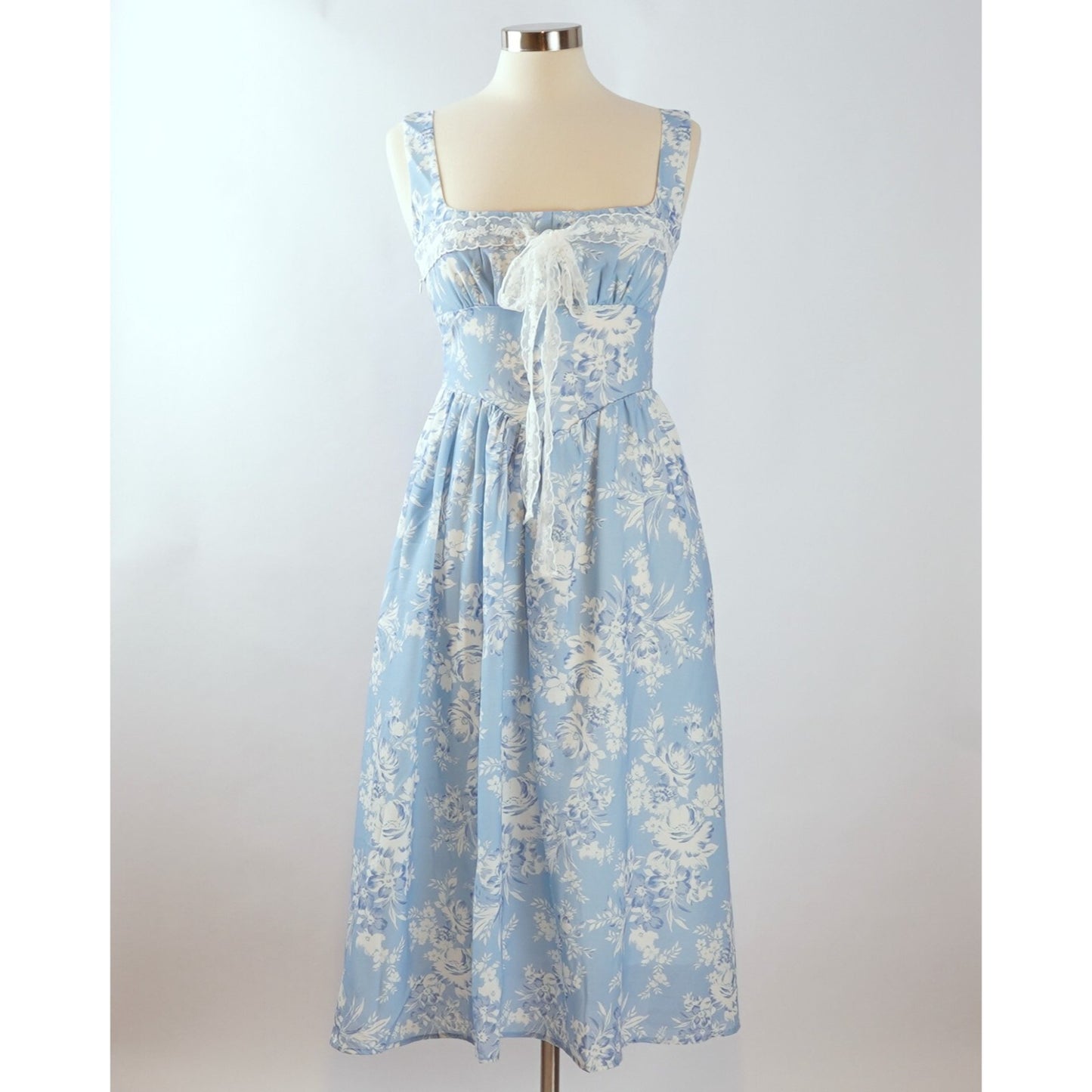 Lait Collection Luna Lace-Bow Floral Midi Dress - M