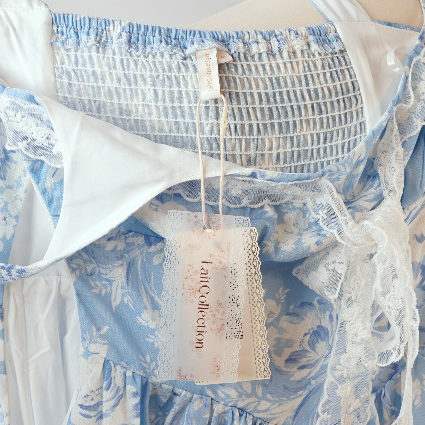 Lait Collection Luna Lace-Bow Floral Midi Dress - M