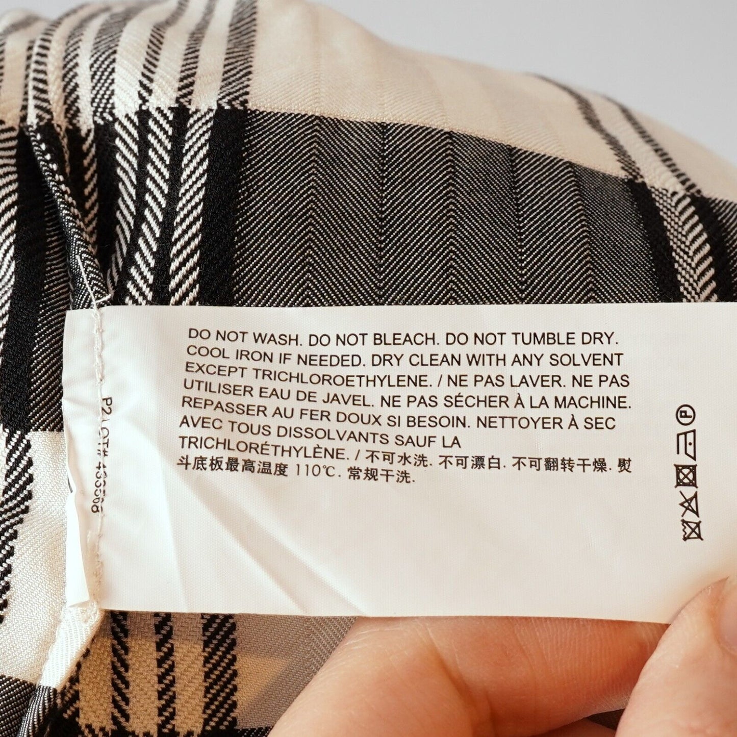 Theory Women's "Menswear Shirt" in Plaid Viscose/Silk - M