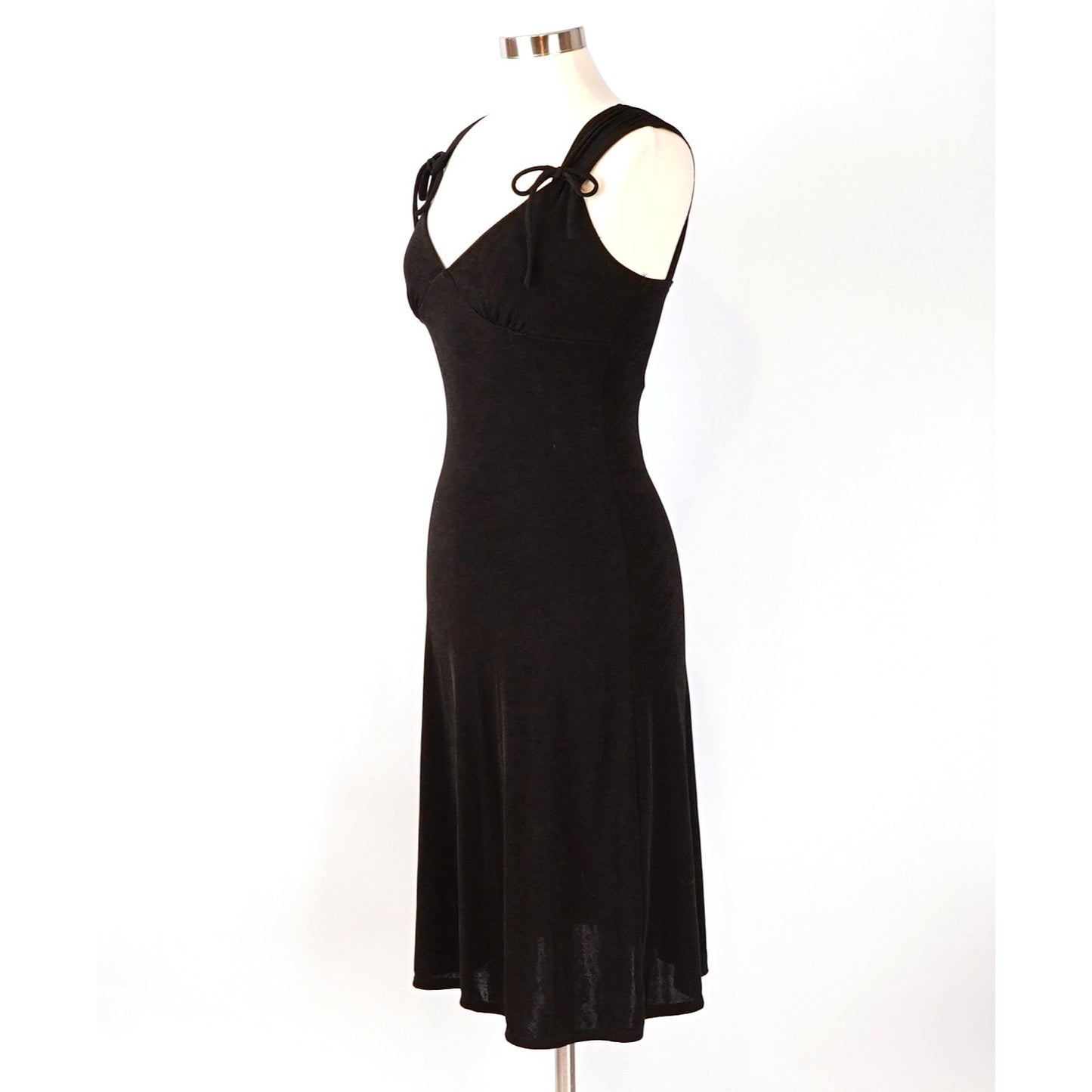 Caution To The Wind Black V-Neck Tie Shoulder Stretch Knit Midi Dress - M