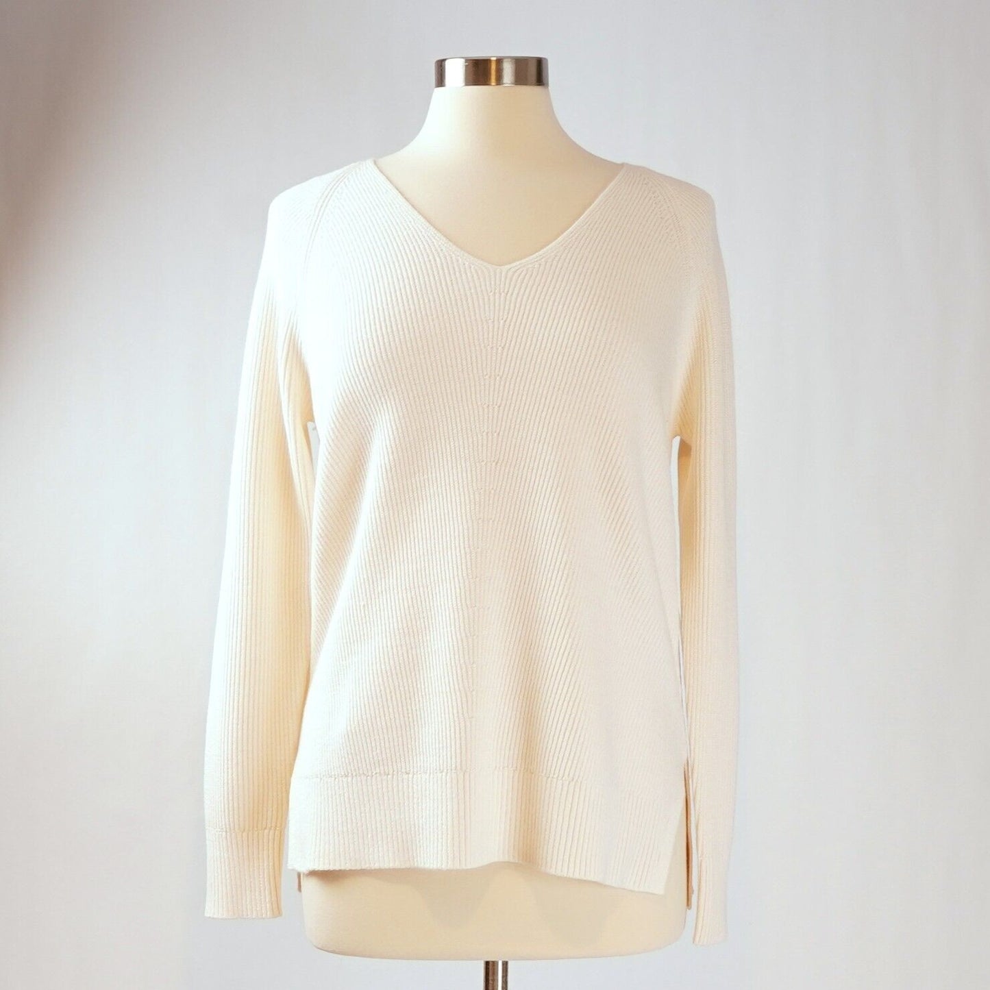 Athleta Hanover V-Neck Sweater in Ivory - XS