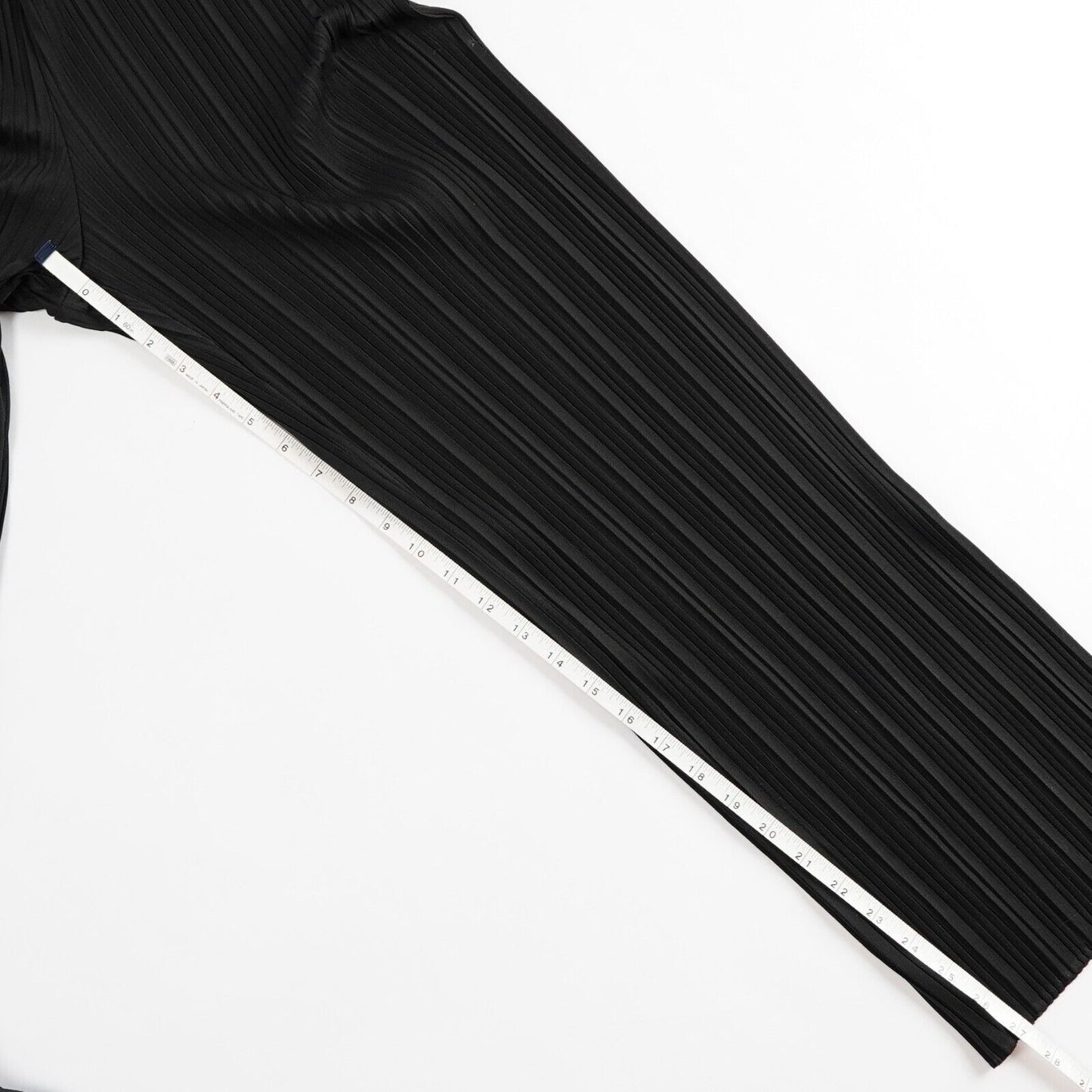 Uniqlo Women's Black Pleated Straight Pants - M - EUC