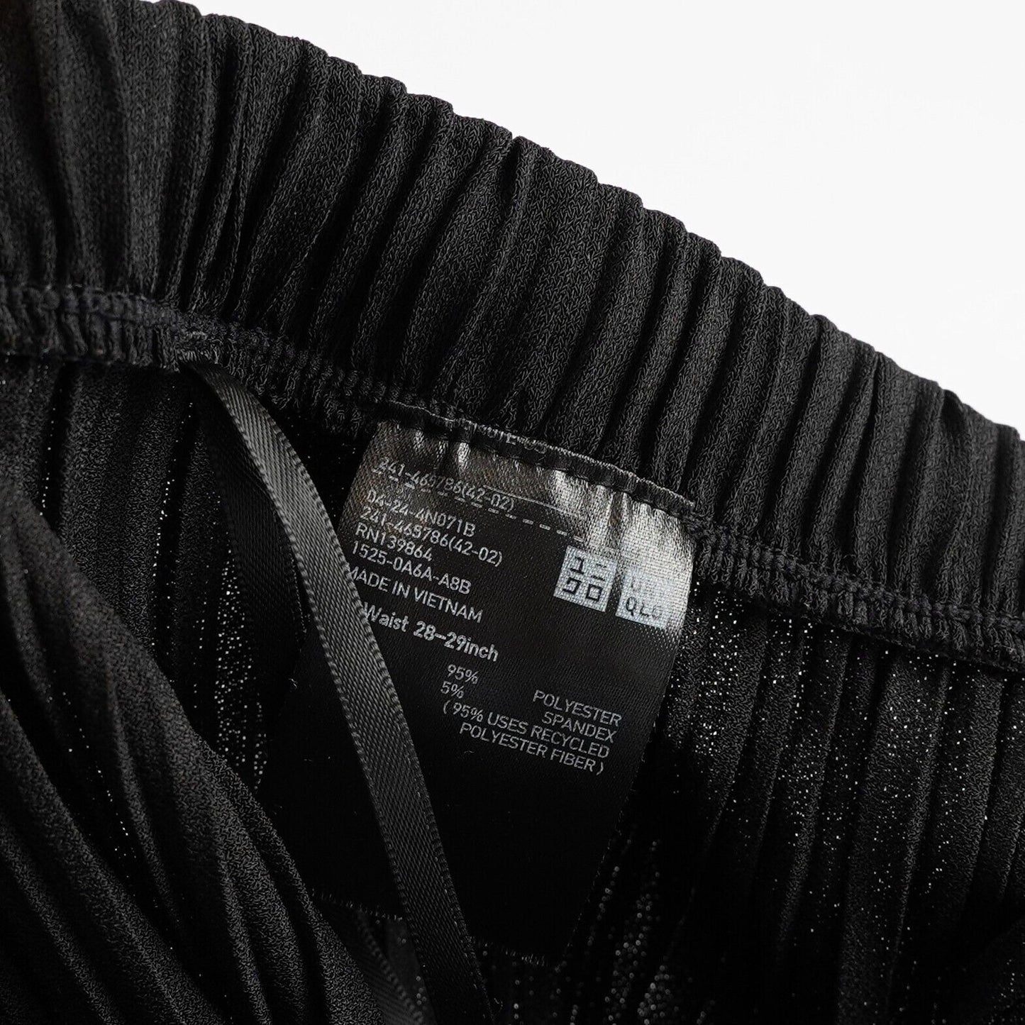 Uniqlo Women's Black Pleated Straight Pants - M - EUC