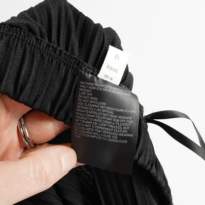 Uniqlo Women's Black Pleated Straight Pants - M - EUC