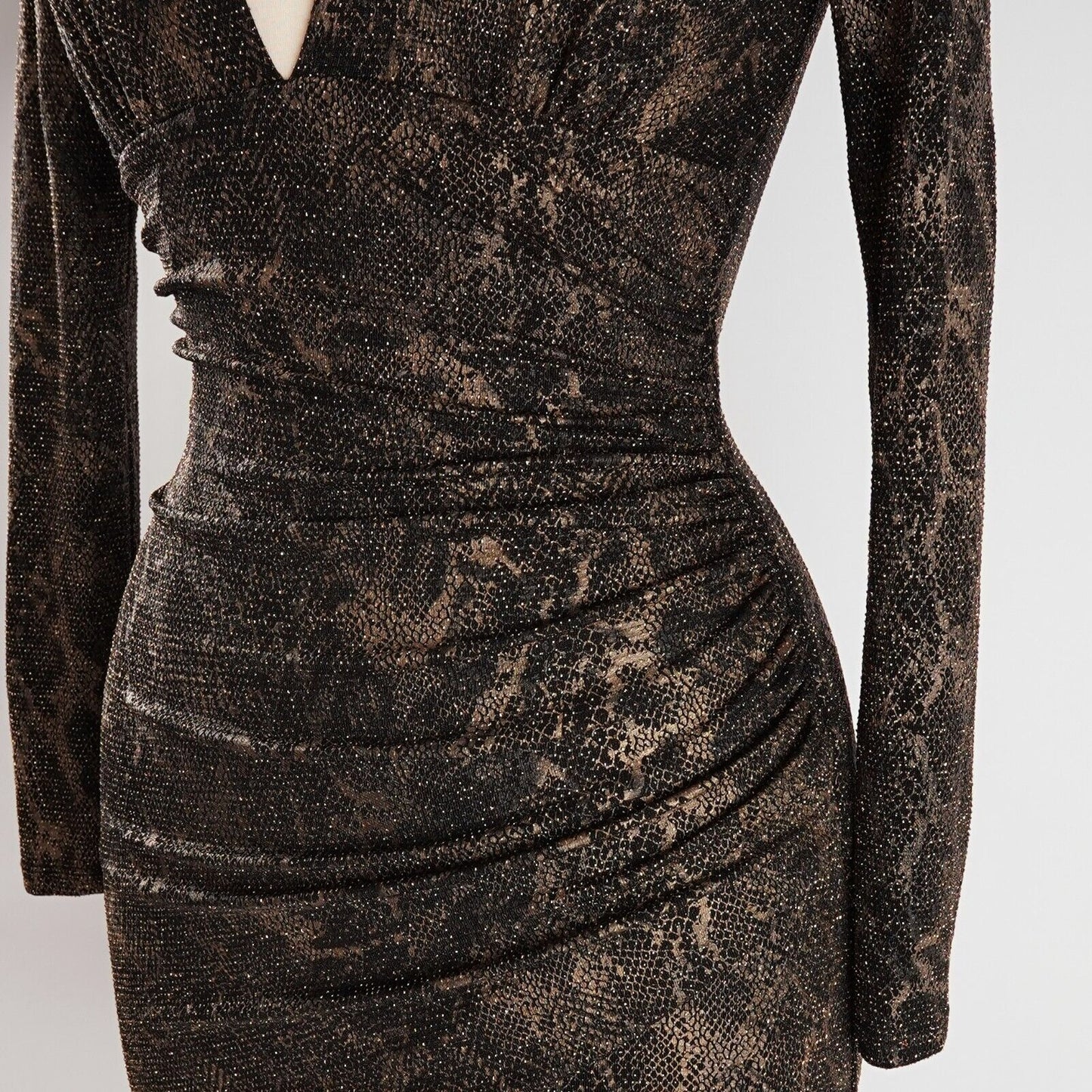 Alice + Olivia Diaz Plunging Ruched Long Sleeve Dress - 4