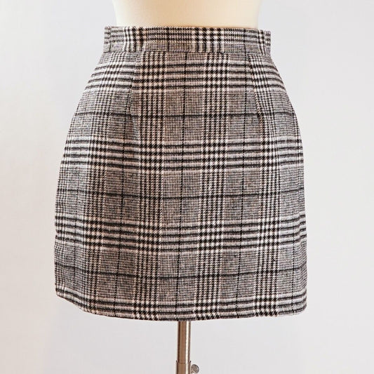 Black & White Plaid Mini Skirt - M