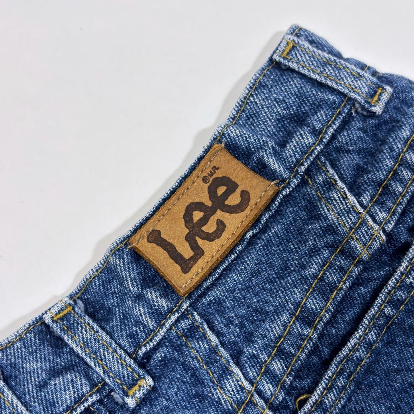 Vintage Lee Tapered Leg Mom Jeans 80s 90s Medium Wash - 10 Long