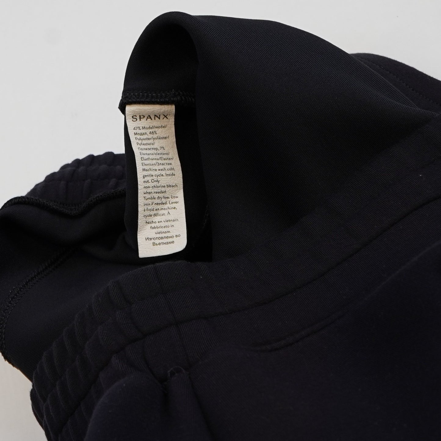 SPANX AirEssentials Tapered Pant Very Black - M