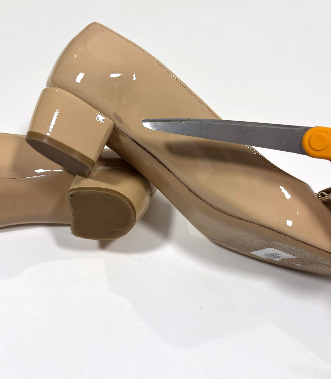Salvatore Ferragamo Vara Patent Leather Bow Pumps Beige - 10
