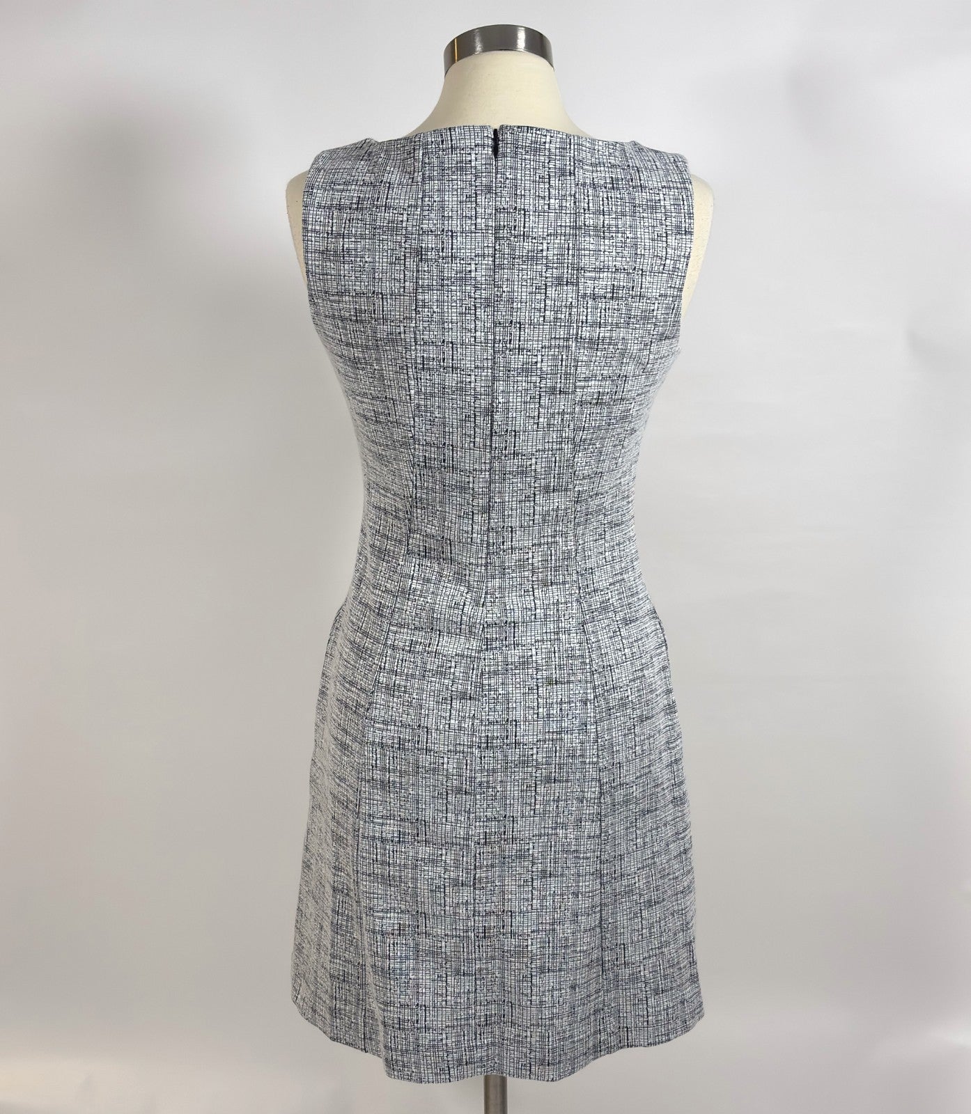 Tahari Sleeveless Sheath Dress Faux Tweed Boucle - 6