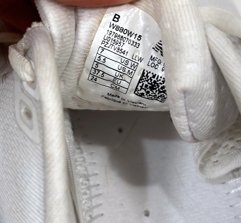 New Balance 880 Women's Fresh Foam Running Sneakers White - Size 7