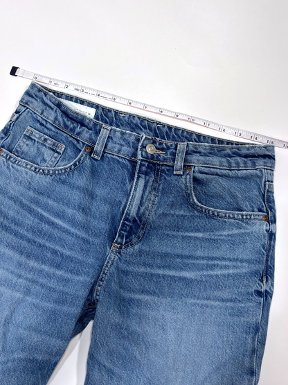 Zara Straight Leg Full Length Jeans Medium Wash - 6