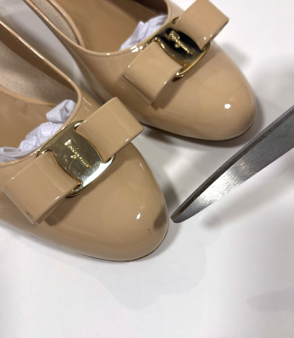 Salvatore Ferragamo Vara Patent Leather Bow Pumps Beige - 10
