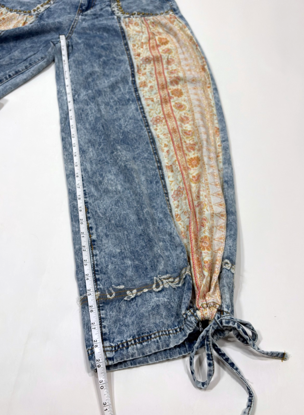 POL Denim and Floral Panel Studded and Lace Detailed Pants - M