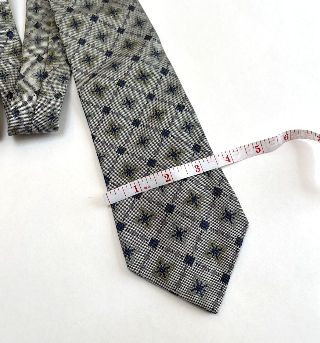 Ermenegildo Zegna Silk Floral Neck Tie Italy 3.5"