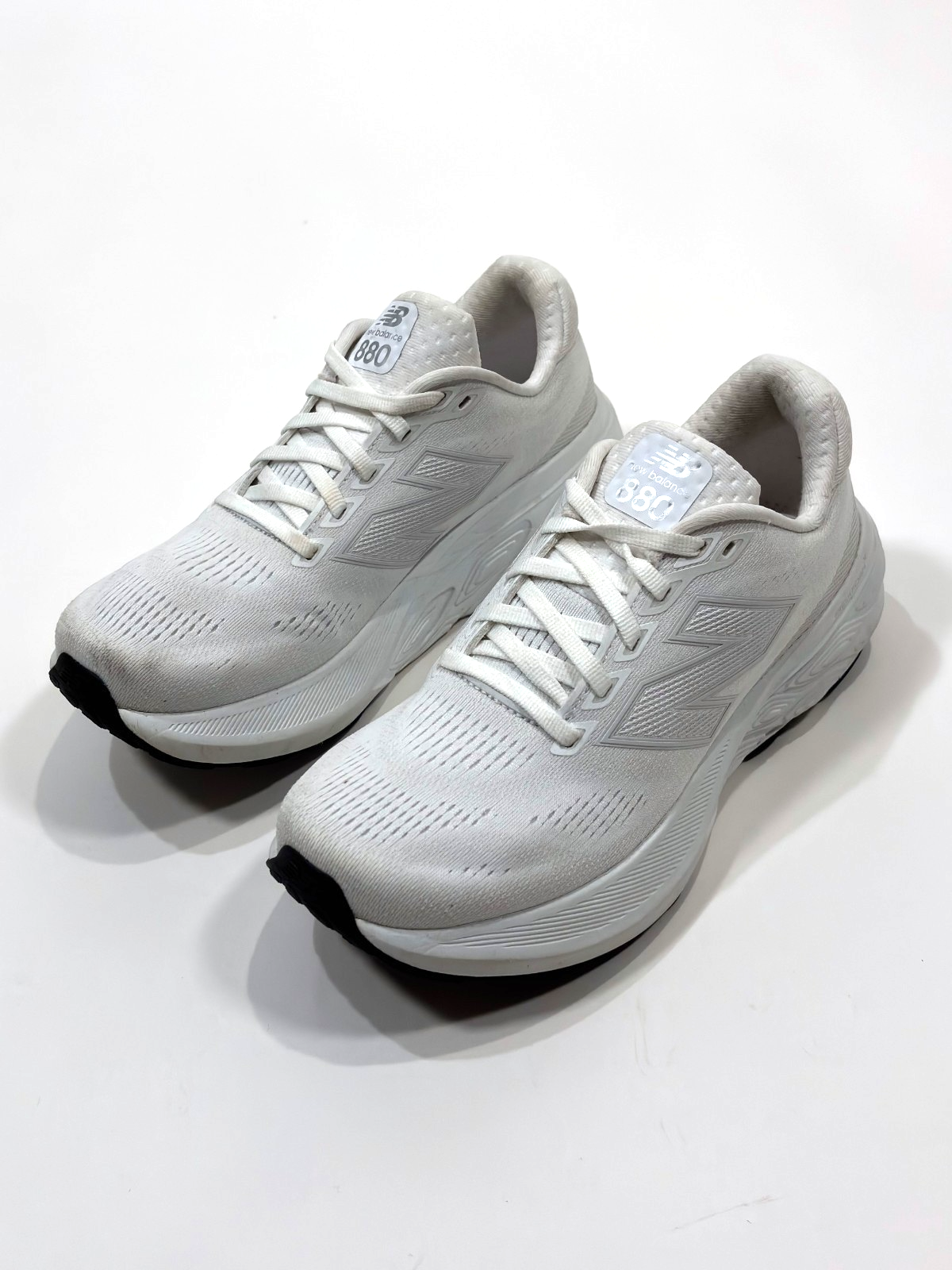 New Balance 880 Women's Fresh Foam Running Sneakers White - Size 7