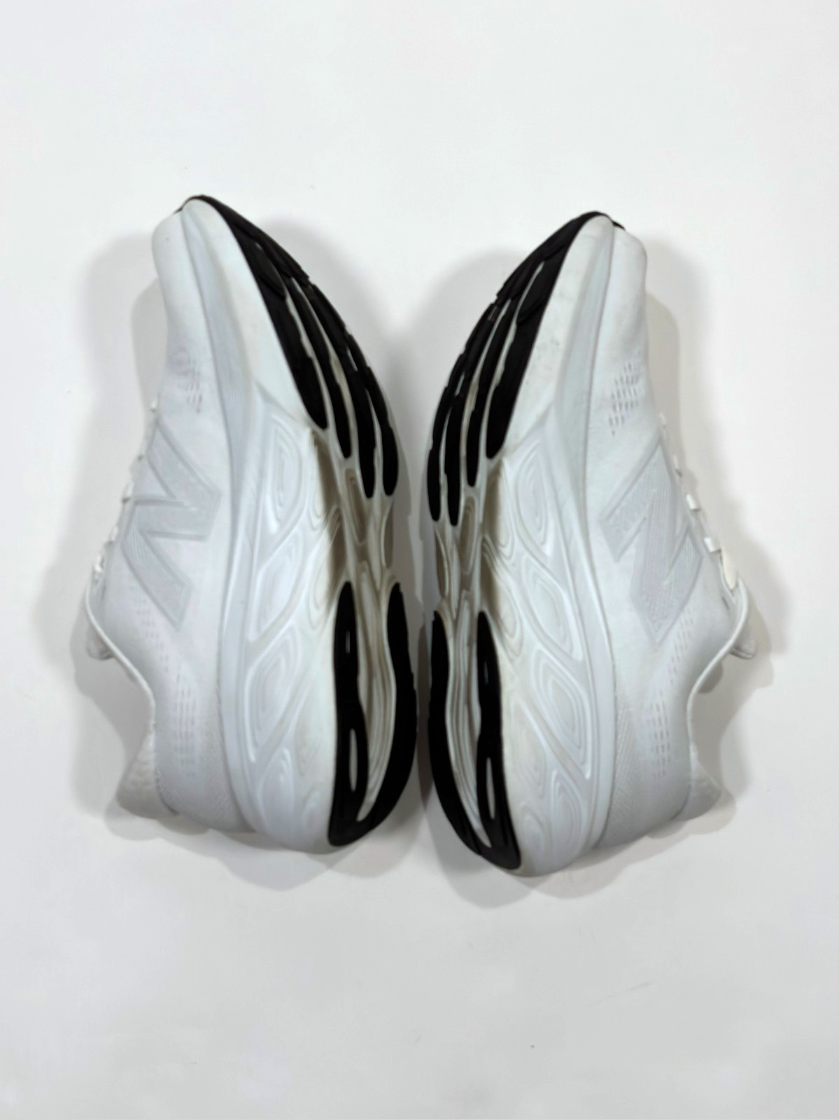 New Balance 880 Women's Fresh Foam Running Sneakers White - Size 7