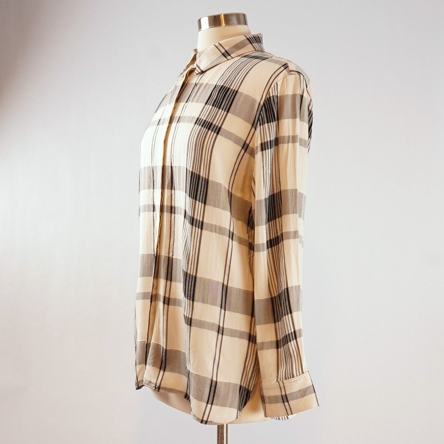 Theory Women's "Menswear Shirt" in Plaid Viscose/Silk - M